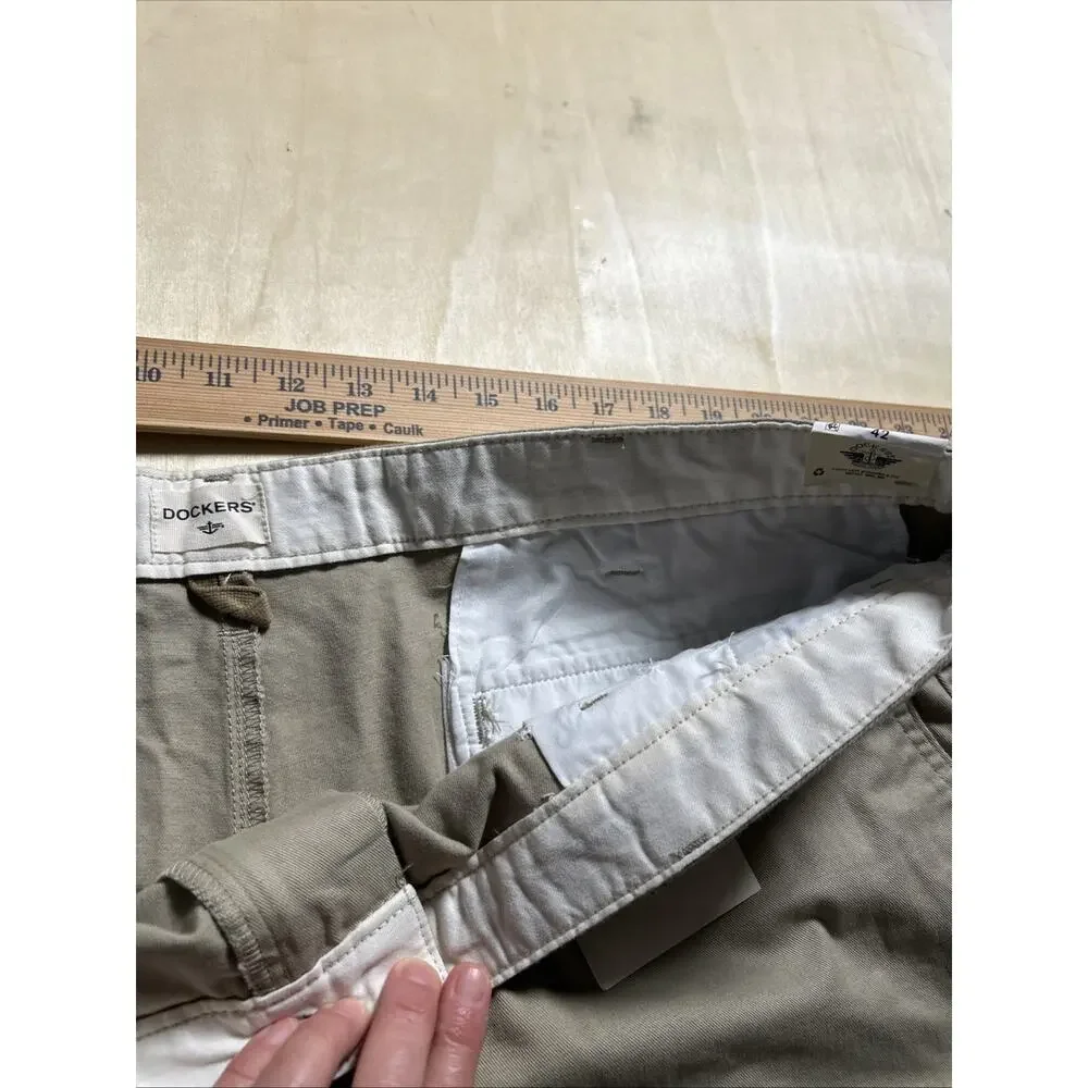 NEW Dockers “Perfect Short” Classic Fit Flat Front 100% Cotton Tan Men’s Size 42